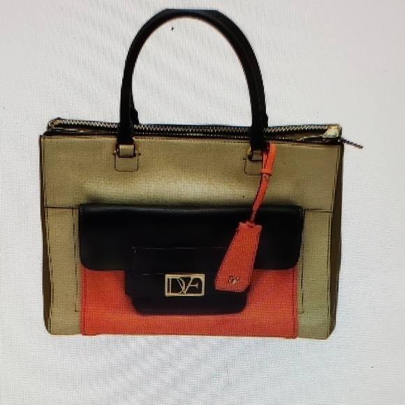 DIANE Von Furstenberg leather handbag. - Picture 2 of 15